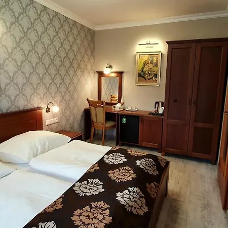 Kastiel Hanus Guest house 3*