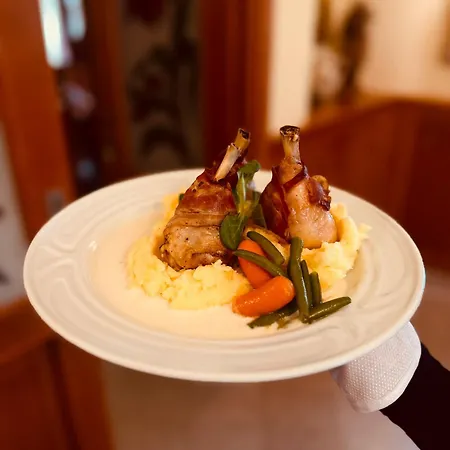 Kastiel Hanus Guest house